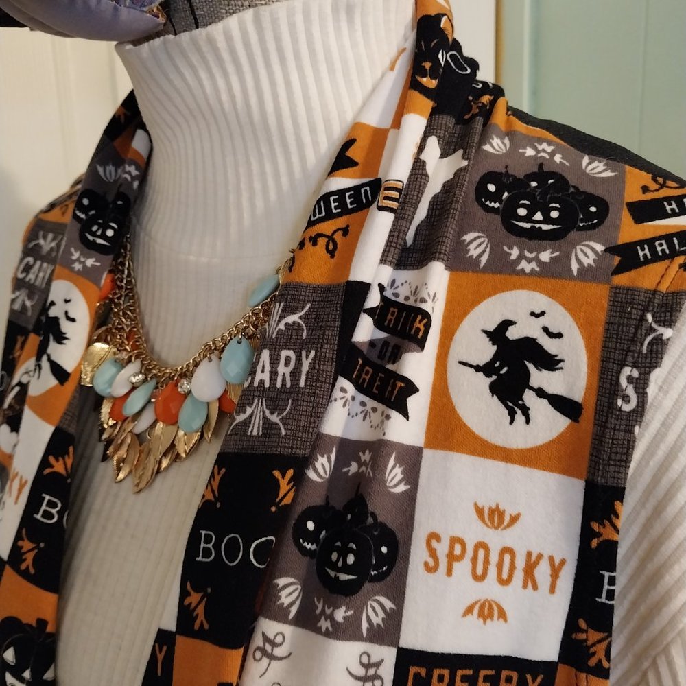 2581 Size XL Jeaniemade Halloween Theme Stretch Black and Orange Vest - Picture 3 of 6